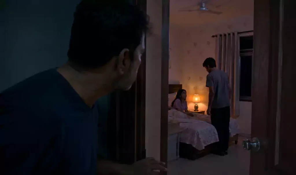 आधी रात को बेटी के कमरे से आ रही थी आवाज, पिता ने दरवाजा खोला तो दिखा लड़का… फिर उठाया ये खौफनाक कदम