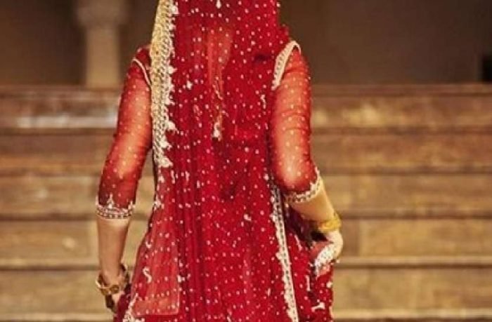 नई नवेली दुल्हन के सिर से अचानक से गिर गई विग, आगे जो हुआ जान कर यकीन नहीं कर पाएंगे