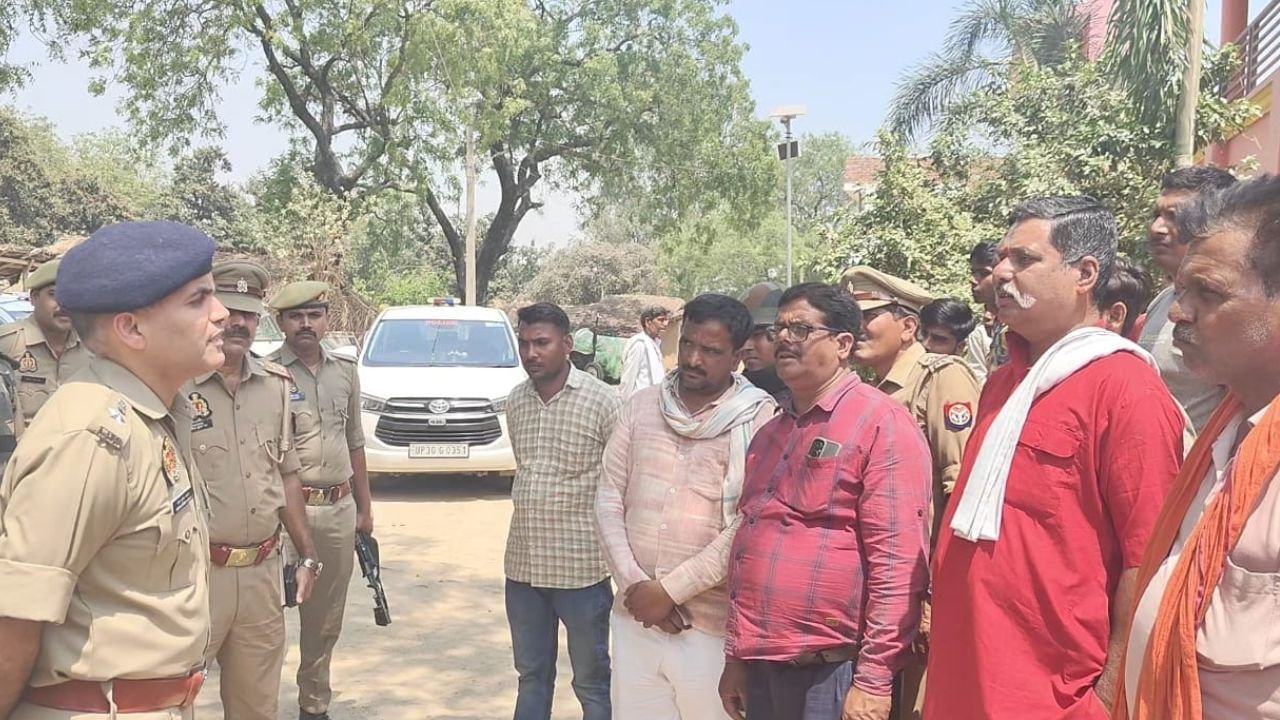 पिता की मौत का ऐसा बदला! आरोपी 14 साल जेल रहा छूटा तो दिल्ली गया; जब आया तो बेटे ने फरसे से काटा पिता की मौत का ऐसा बदला! आरोपी 14 साल जेल रहा छूटा तो दिल्ली गया; जब आया तो बेटे ने फरसे से काटा