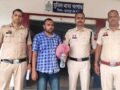 छात्रा से दुष्कर्म: शिक्षक सस्पेंड, 11वीं की छात्रा से रेप कर बनाया अश्लील वीडियो, गिरफ्तारी के बाद शिक्षा विभाग की कार्रवाई