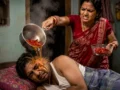 सो रहा था पति, पत्नी को आ गया गुस्सा, उबलते पानी में मिलाकर लाई मिर्च और कर दिया कांड…