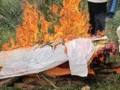 प्रेम प्रसंग से नाराज परिजनों ने निकाली जिंदा बेटी की ‘शव यात्रा’, तेरहवीं की भी तैयारी