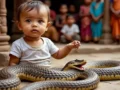 एक साल​​ के बच्चे ने कोबरा को मुंह से काटा, अगले ही पल जो हुआ उसे देखकर सबके उड़ गए होश