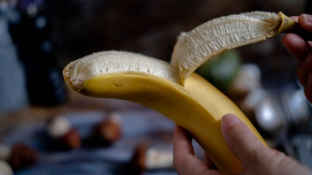 simple-diy-ideas-to-reuse-banana-peels-at-home-1754493122729-1